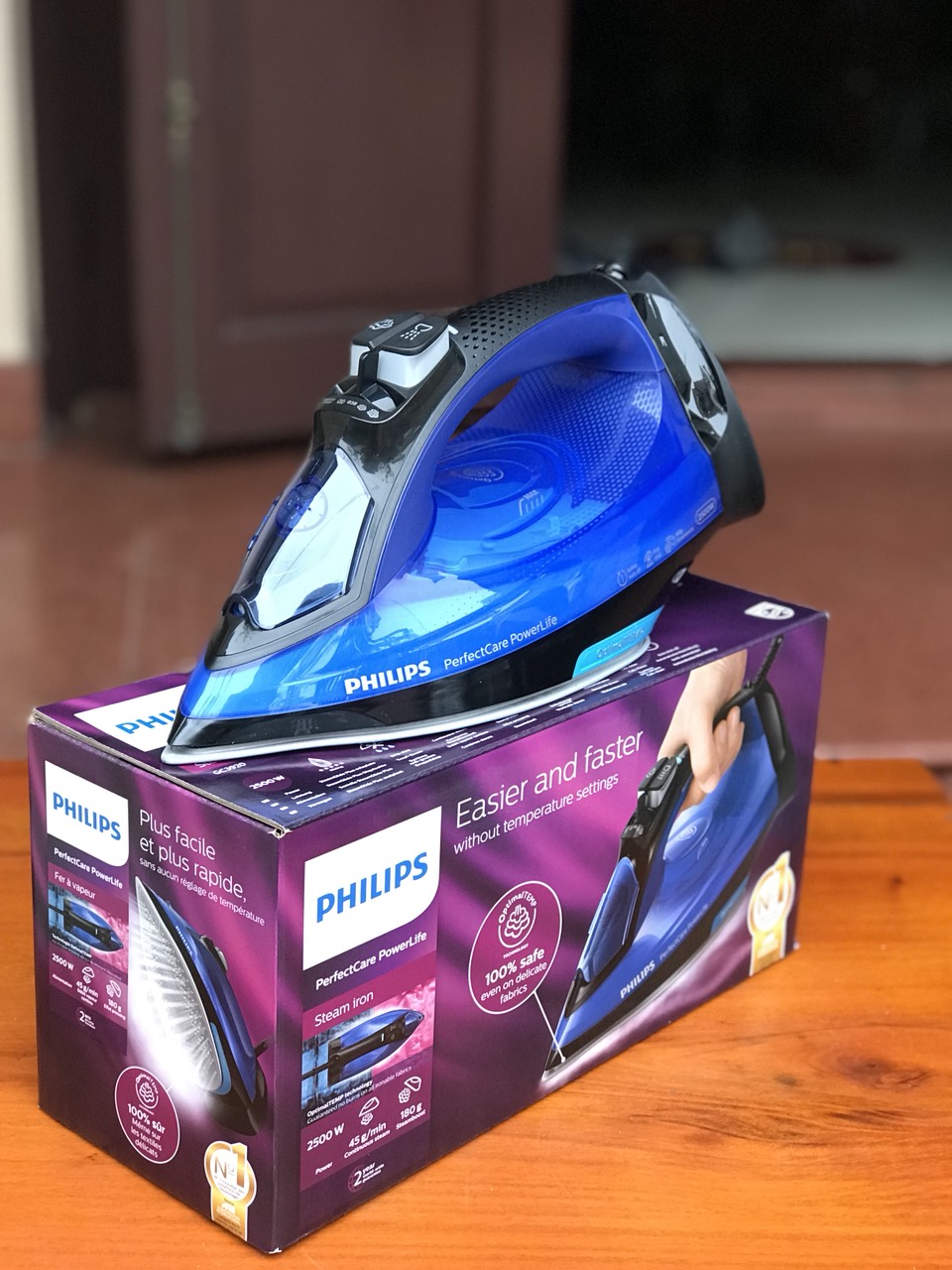 Bàn ủi Philips GC3920