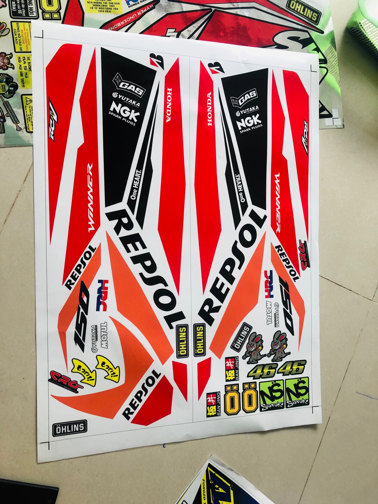 Tem rời Winner Repsol dán xe trắng  bong tróc