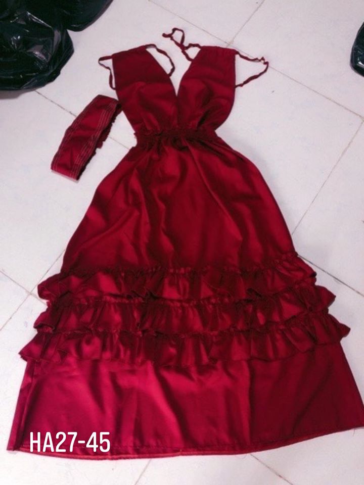 Đầm maxi cổ yếm bèo tầng đan dây lưng