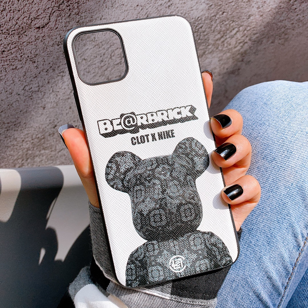 Ốp Lưng Da IMD Họa Tiết BearBrick