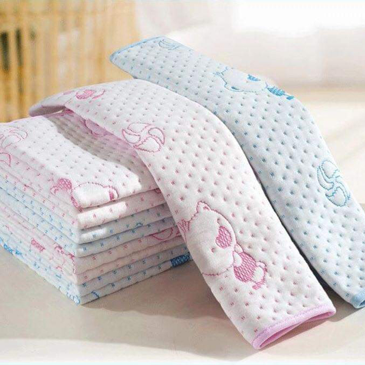 Tấm lót chống thấm 4 lớp cho bé ( Màu hồng )