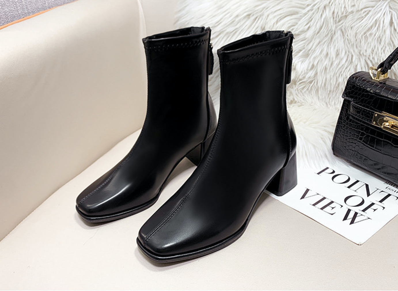 Giày boot nữ cổ lửng màu đen ĐƠN GIẢN đế thấp GBN2301