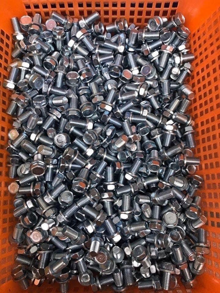 Ốc 9 ly cấy để chân xe máy khắc phục trờn ren