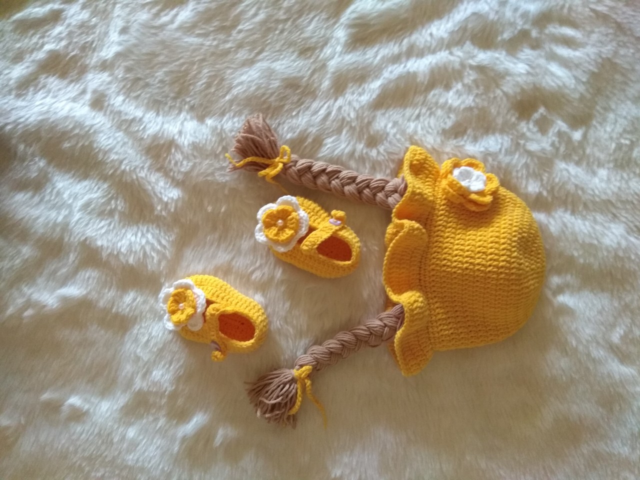 Set mũ tóc giả và giày len cho bé