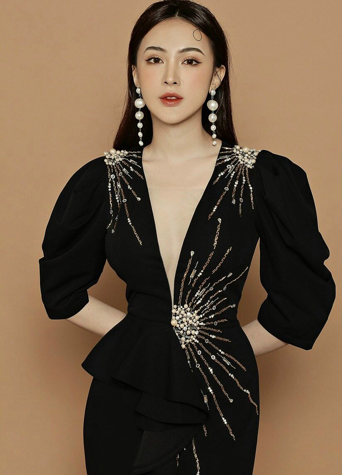 đầm dạ hội xẻ tà cổ v cao cấp
