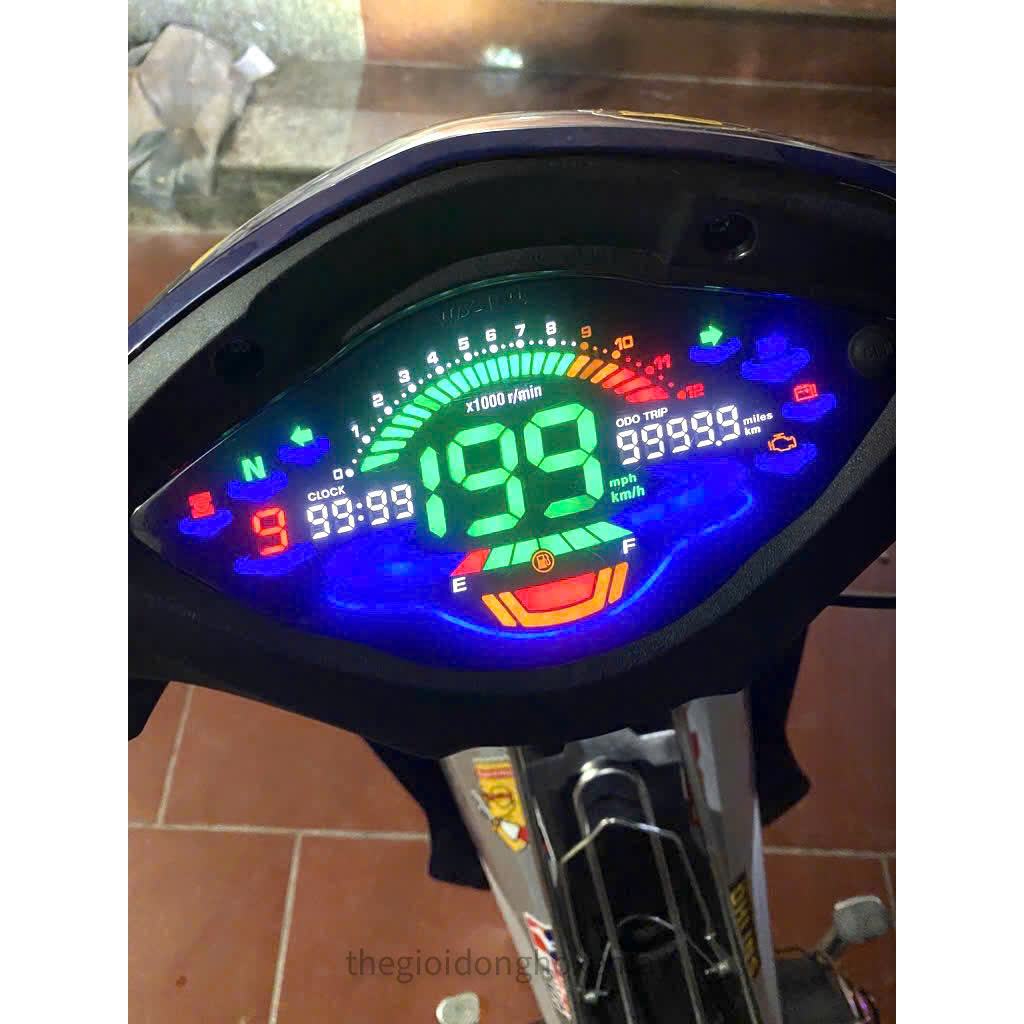 Đồng Hồ Điện Tử LCD Rs Plus 2023