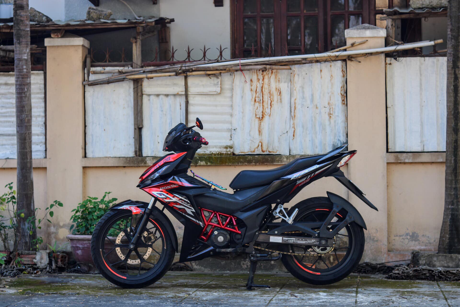 Tem rời dán xe winner v1 mẫu gtr đỏ đen cực đẹp, hàng 3 lớp chất lượng cao
