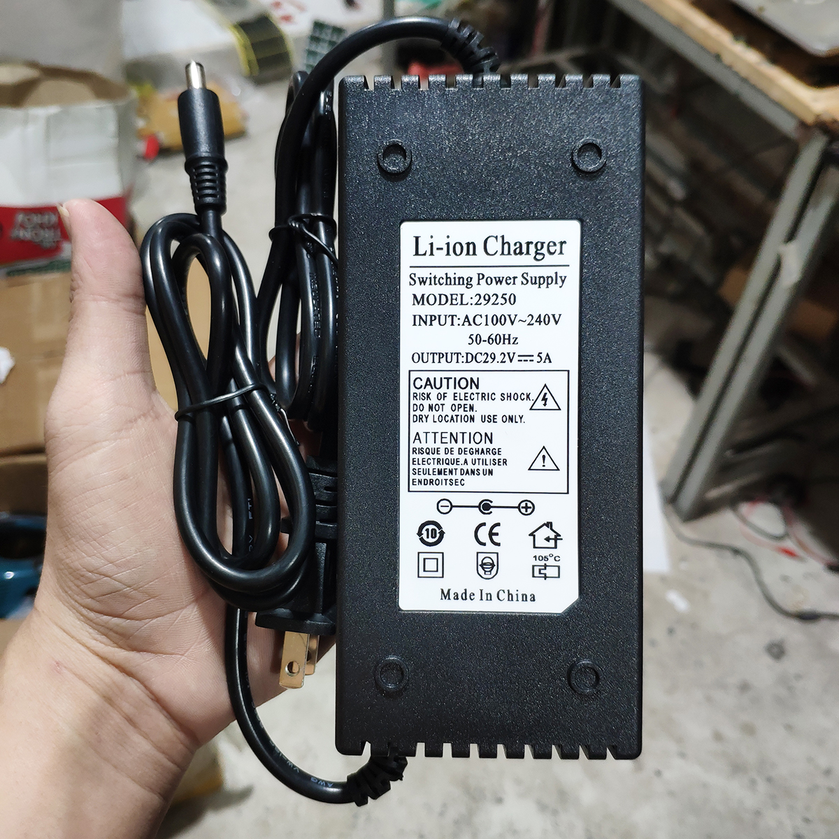 Sạc 8S 29.2V 5A dùng cho pin sắt Li-Fe 3.2V (Dùng chung sạc 7S 29.4V)