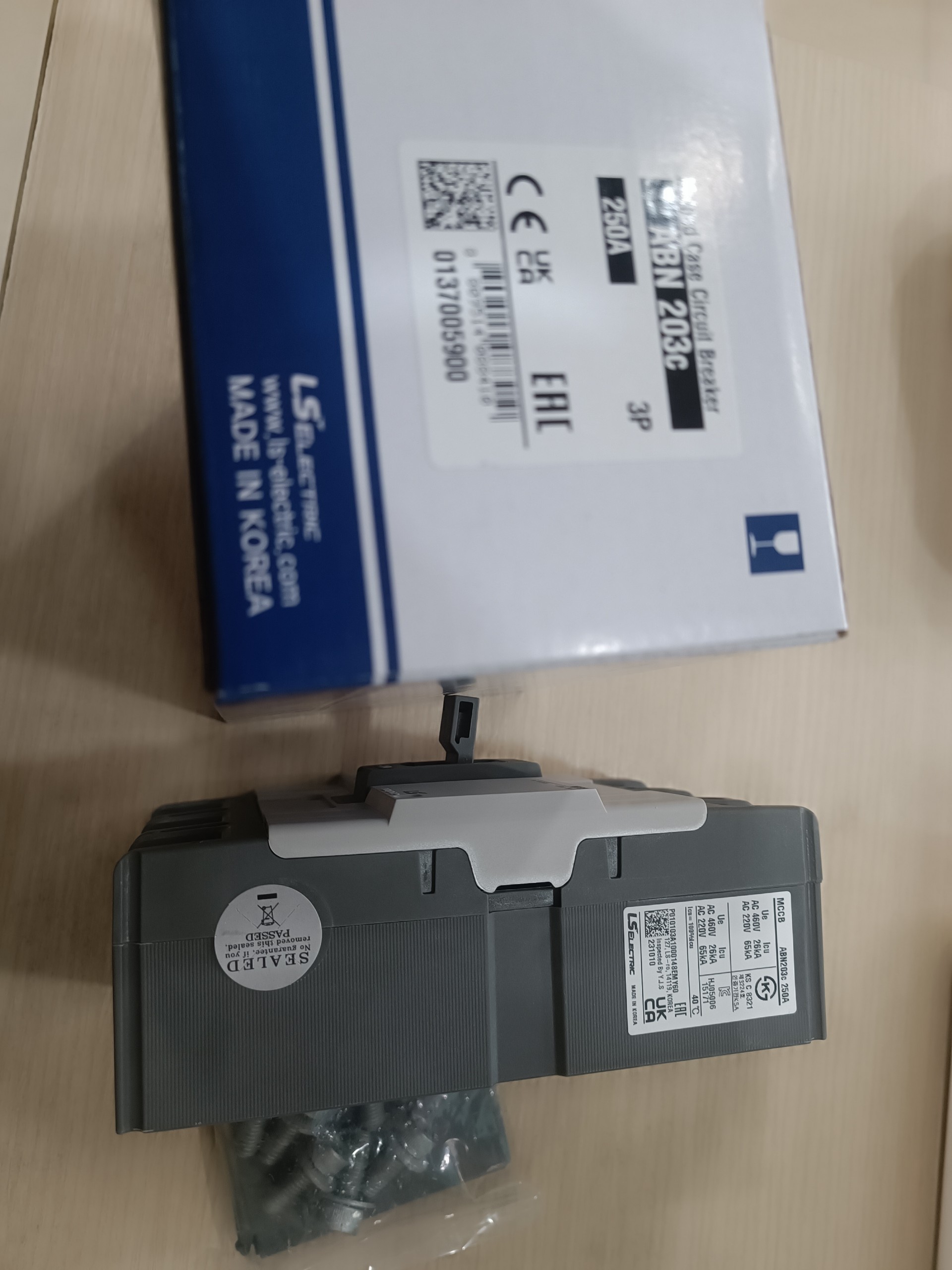Aptomat (MCCB) LS chính hãng ABN203c 250A 30kA