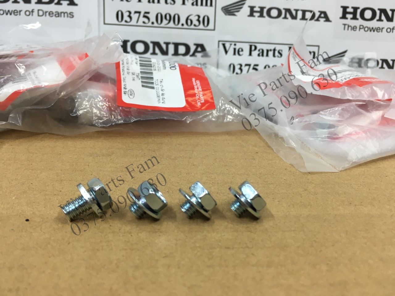 Bộ 4 con ốc gắn Catte / Hộp xích các loại xe số Honda hàng zin Honda