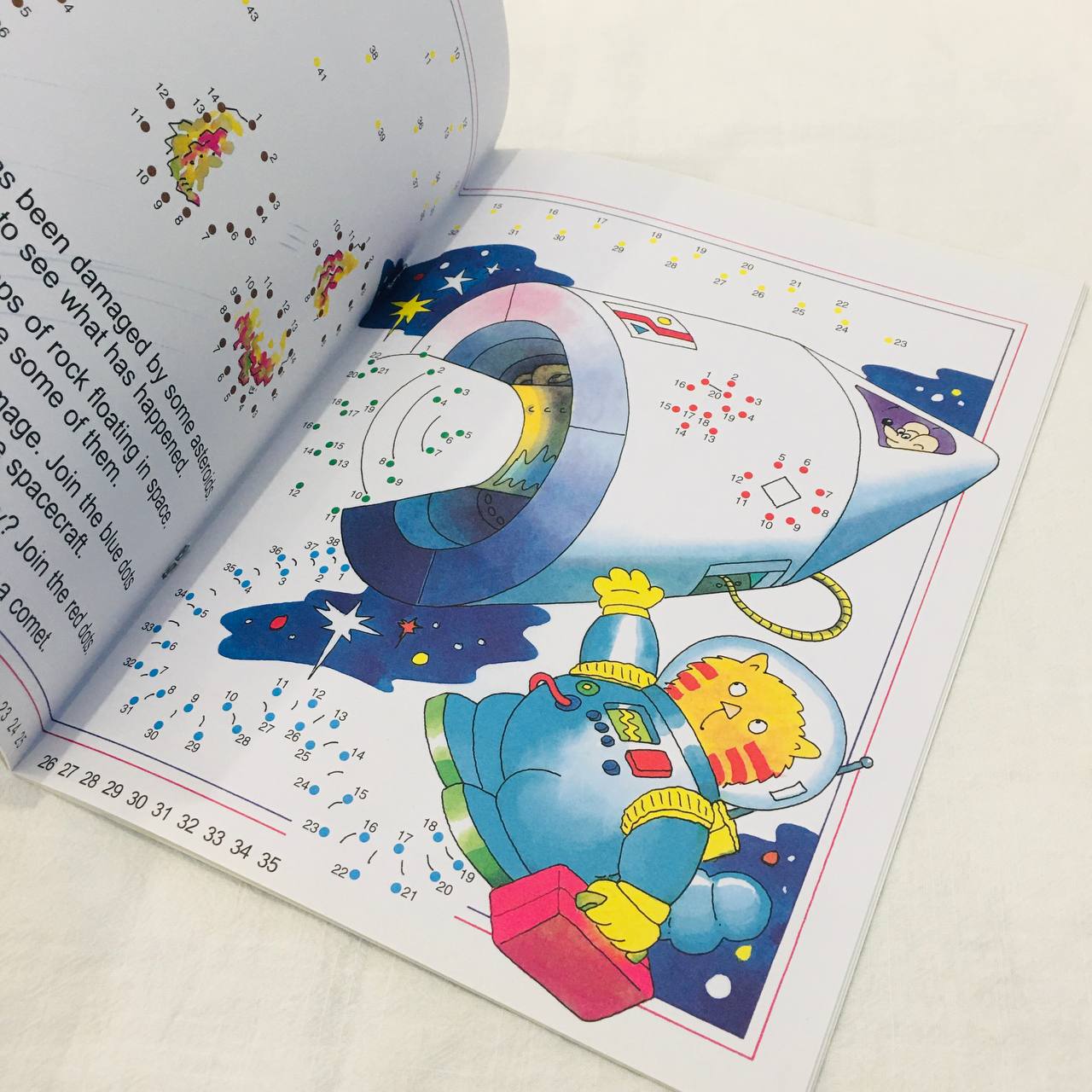Sách Usborne books | Dot-To-Dot In Space