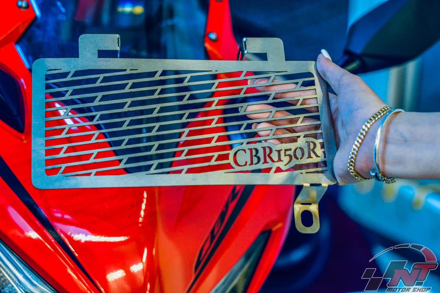 Che két nước CBR150R 2021