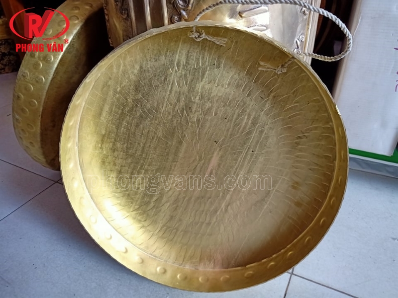 Thanh la đồng múa lân