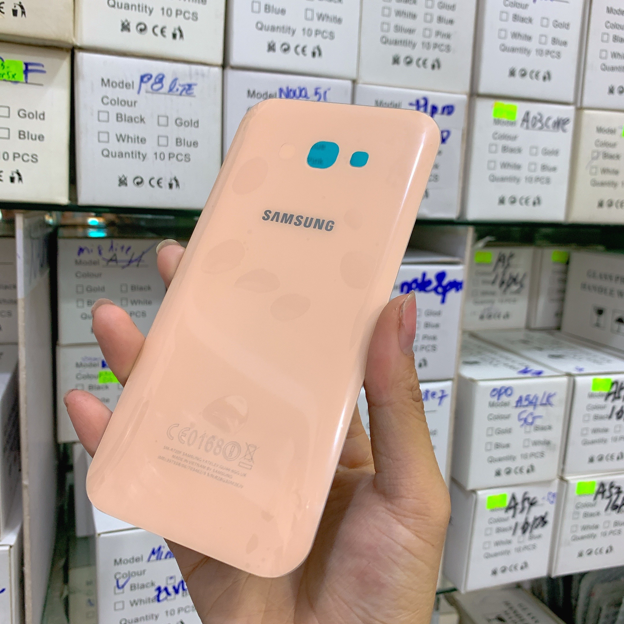 Nắp lưng Samsung A720 / A7 2017 new
