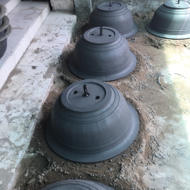 Khuôn chậu 60cm giá 400k