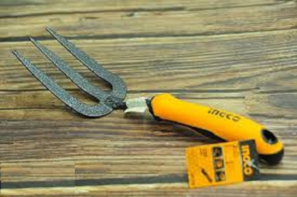 Cây xới đất làm vườn INGCO HFTF38