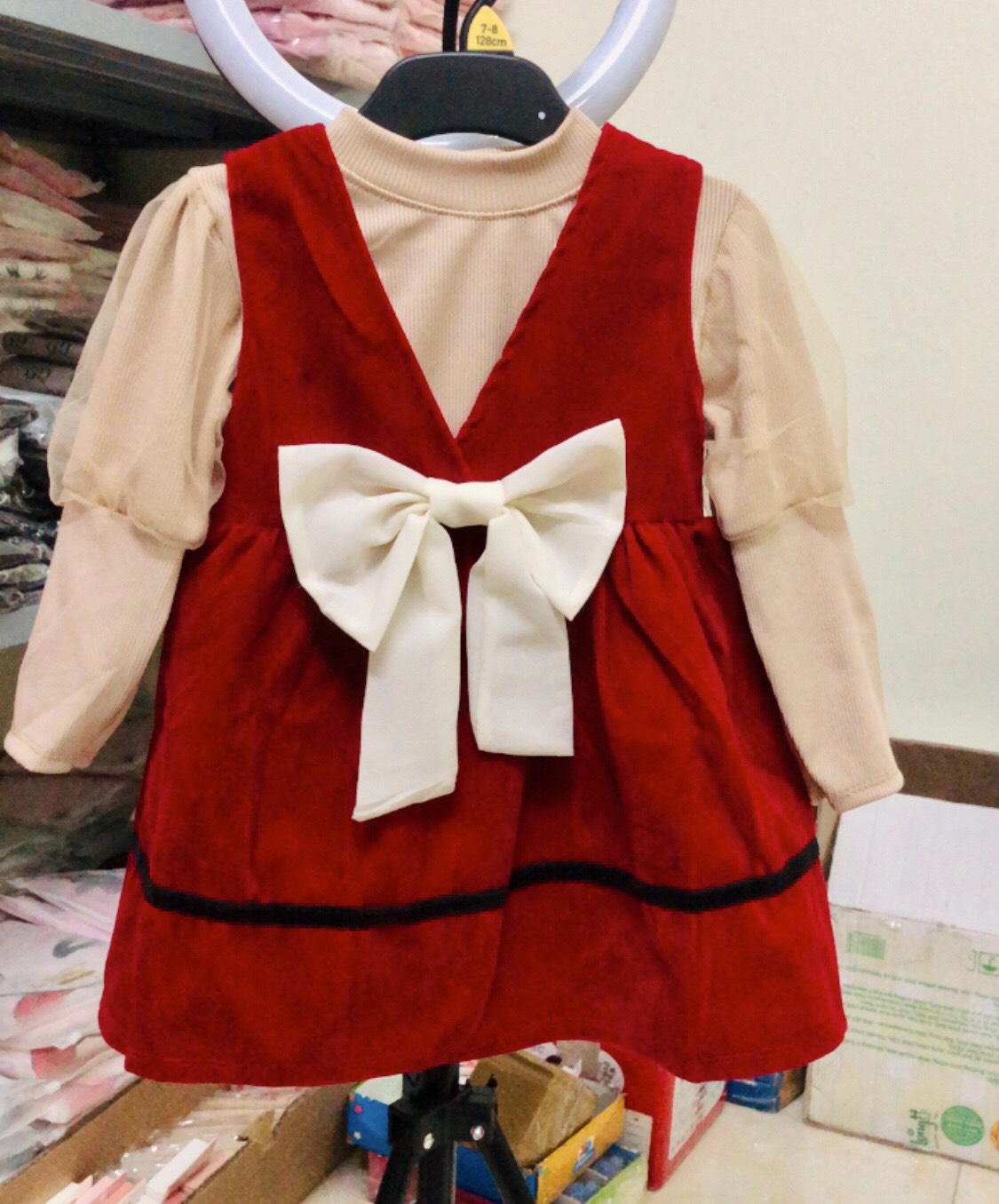 Sét váy nhung kèm áo len tăm tay bồng phối ren cho bé 12-24kg