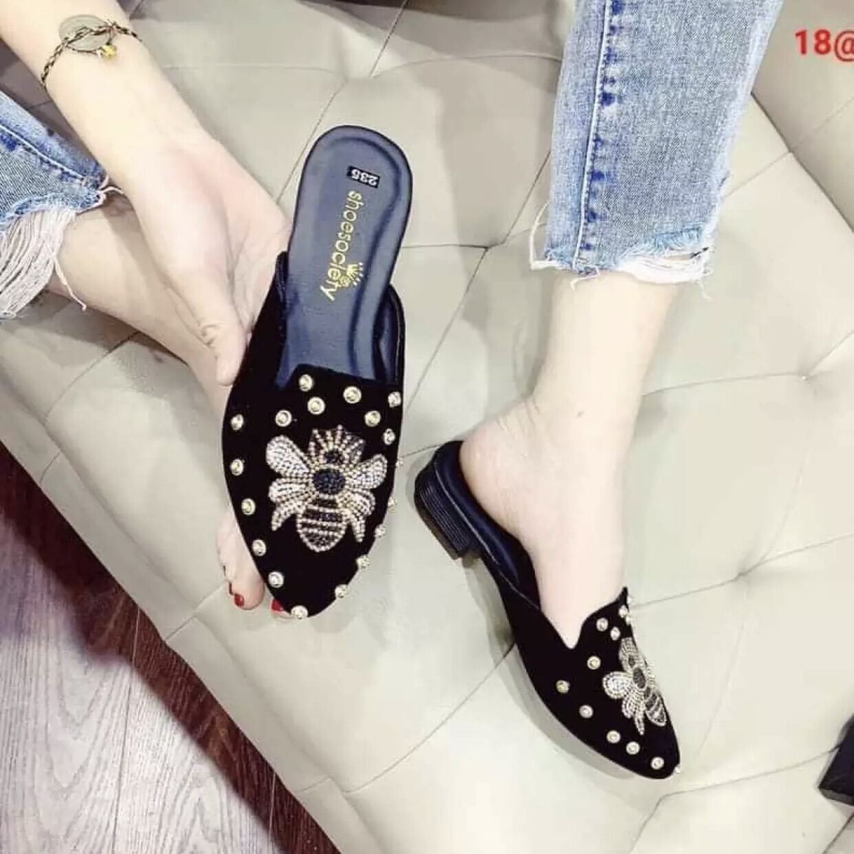 Dép sục nữ đính đá hình ong