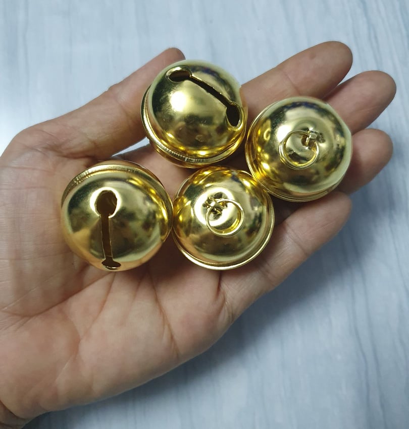 4 QUẢ  CHUÔNG ĐỒNG