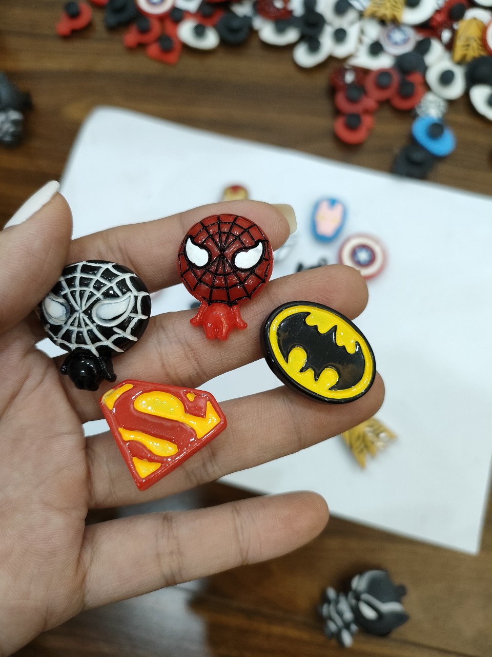 bộ charm 3d gắn sục cho bé ( gồm 2 charm to và 10 charm nhỏ)