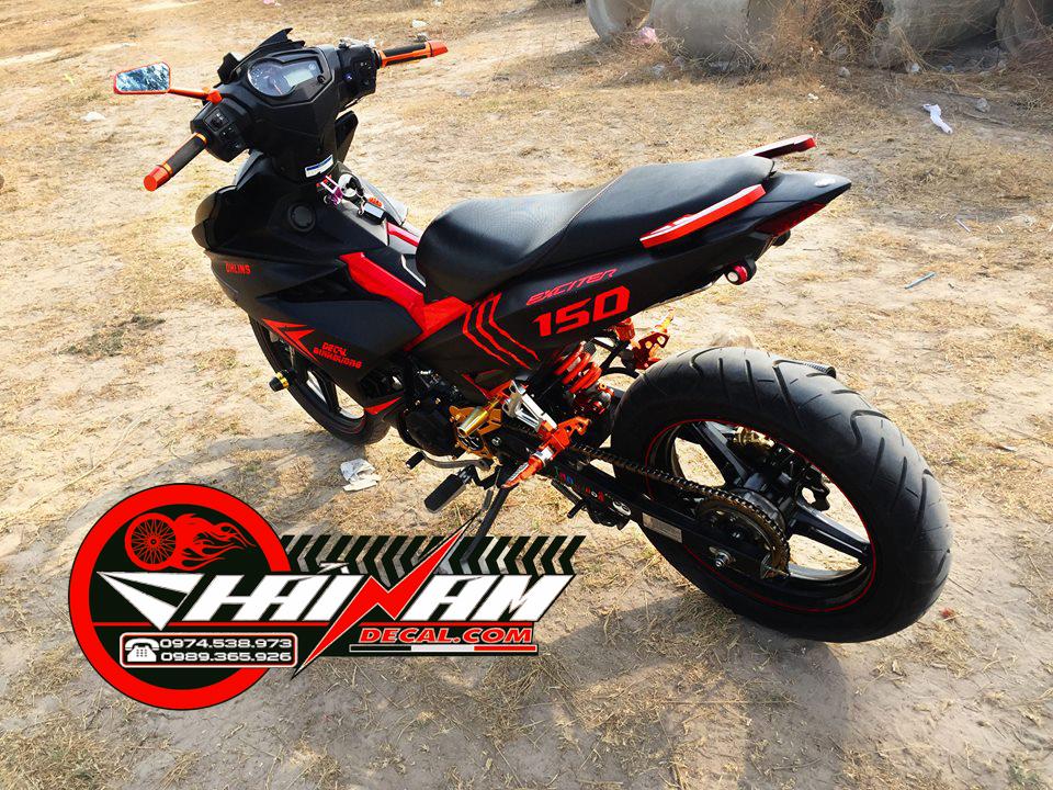 Tem Trùm Exciter 150 Đen Chỉ Đỏ Monster