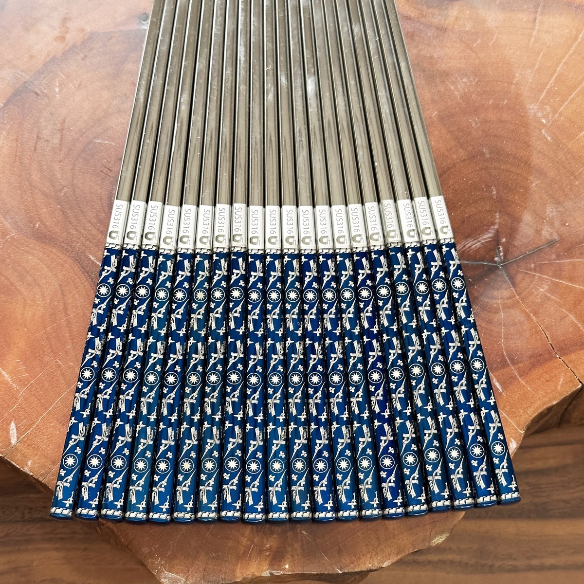 01 hộp đũa Inox 304 / 316 cao cấp DandiHome ( có thể lựa chọn 5 đôi hoặc 10 đôi)