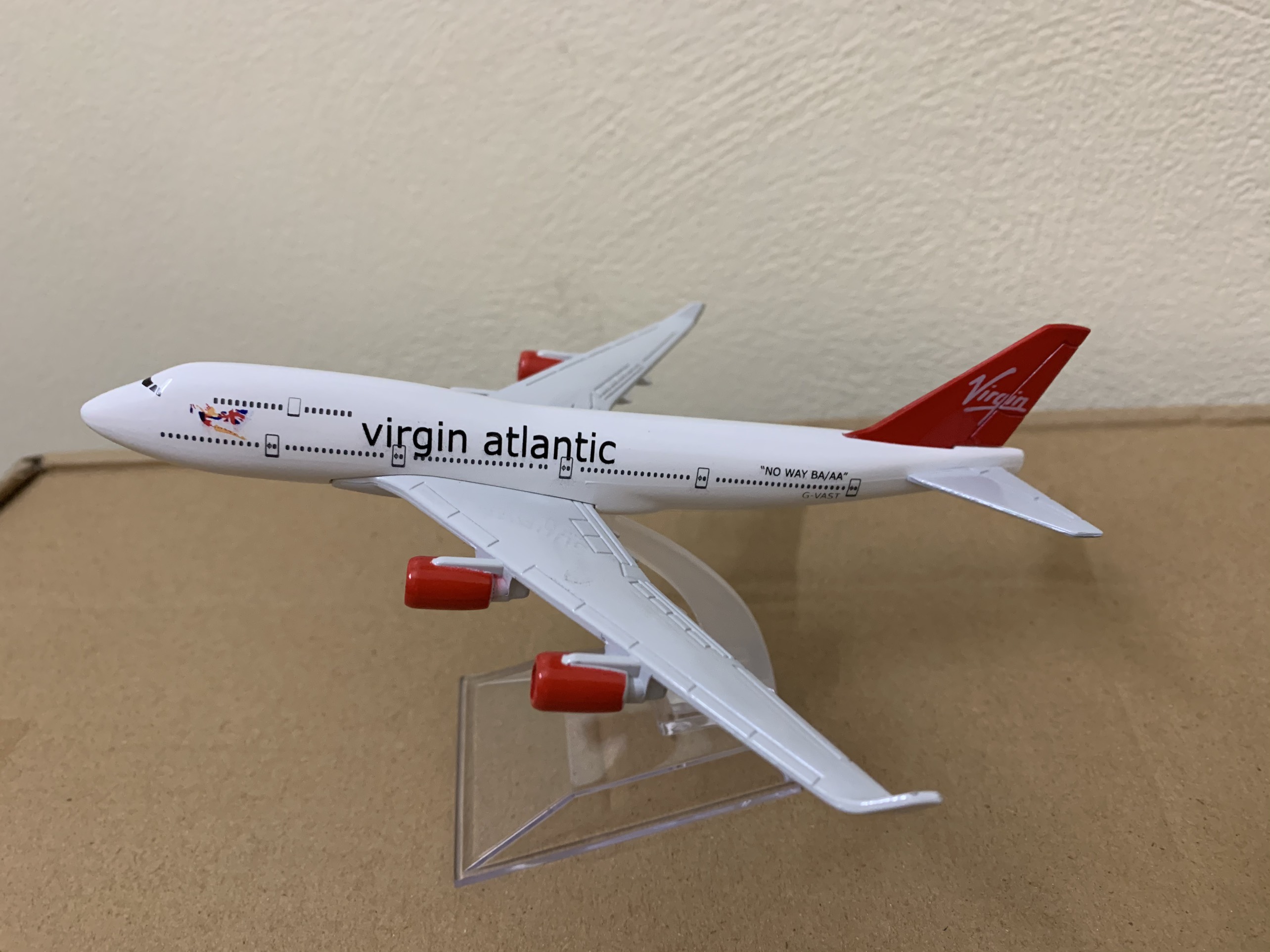 Mô hình máy bay tĩnh Virgin Atlantic B737 16cm