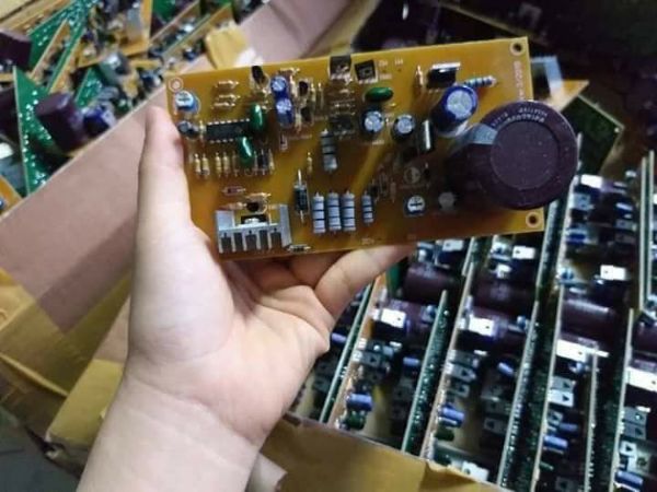 Mạch Ổn Áp Standa - giá 1 bo