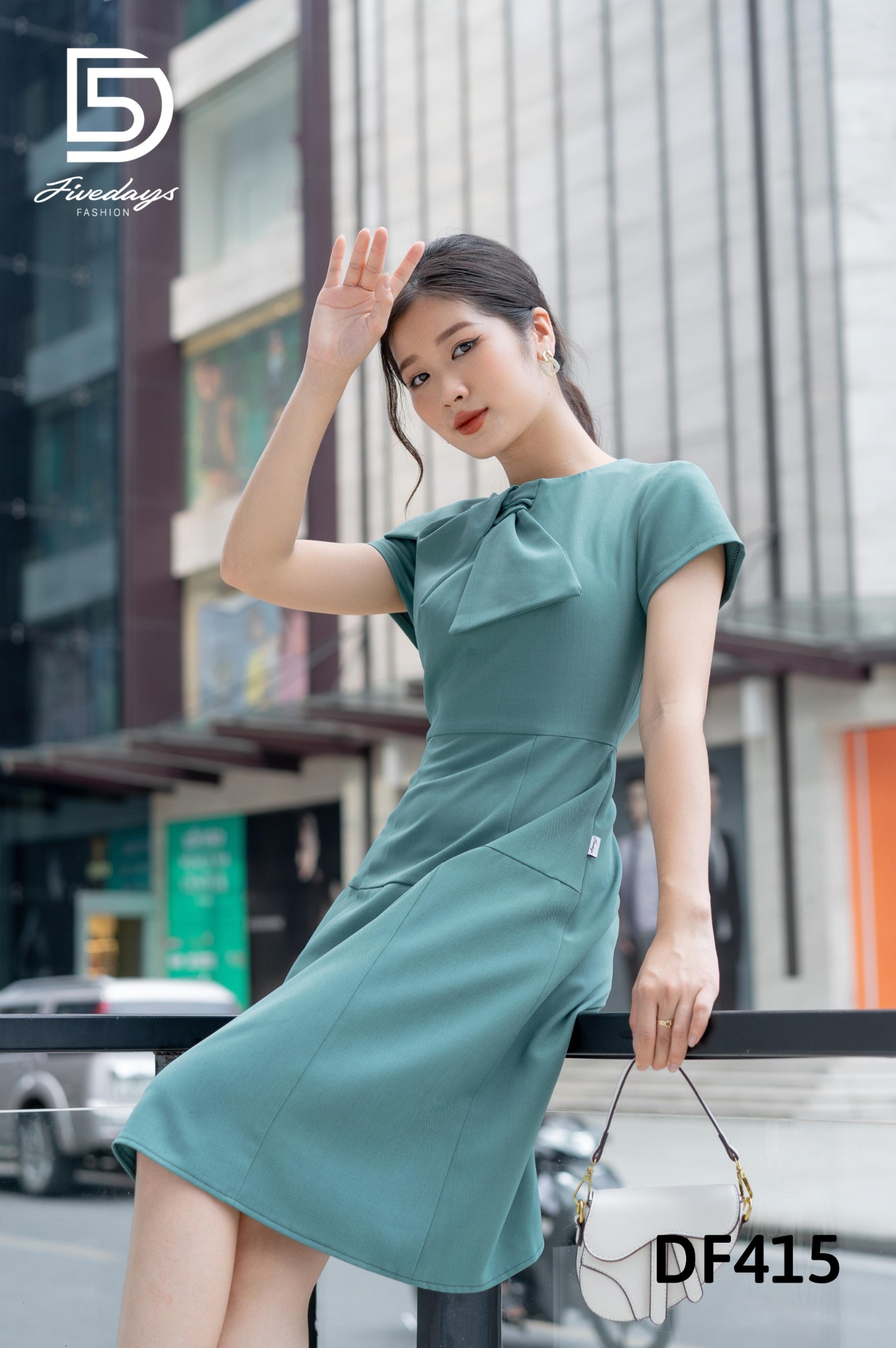 Fivedays - Đầm xoè nơ cổ