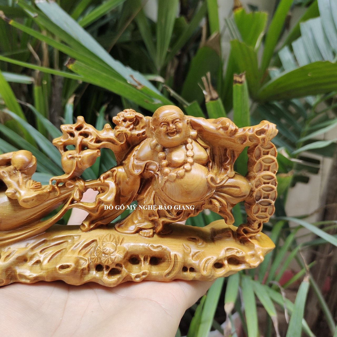 Tượng phật di lặc gỗ bách xanh