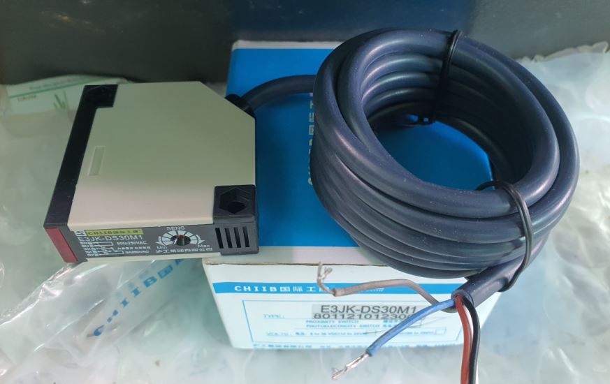 Cảm biến quang  E3JK-DS30M1