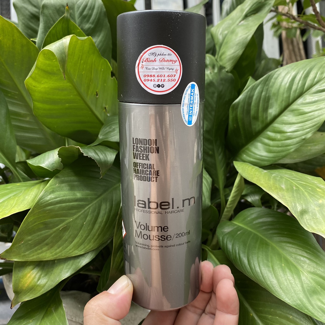 Keo bọt tạo kiểu giữ nếp tóc và tạo độ phồng Label.m Volume Mousse 200ml NEW