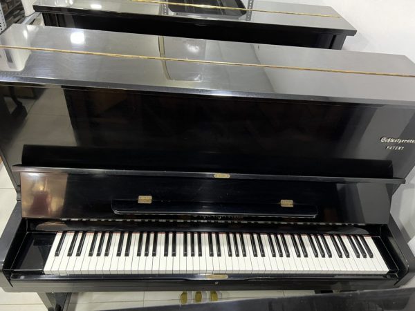 ĐÀN PIANO CƠ SCHWEI ZERSTEIN HU 200S