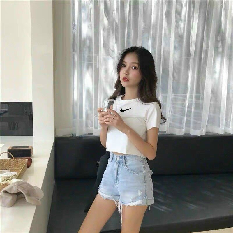áo croptop họa tiết dấu móc thêu chất đẹp