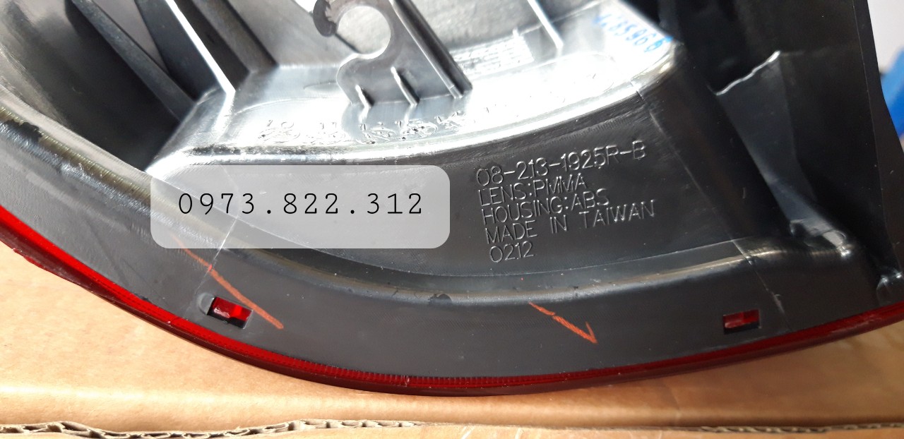 Đèn hậu Isuzu Hilander 03-06 (Vế Trái, Vế Phải, Giá 1 Chiếc) DEPO
