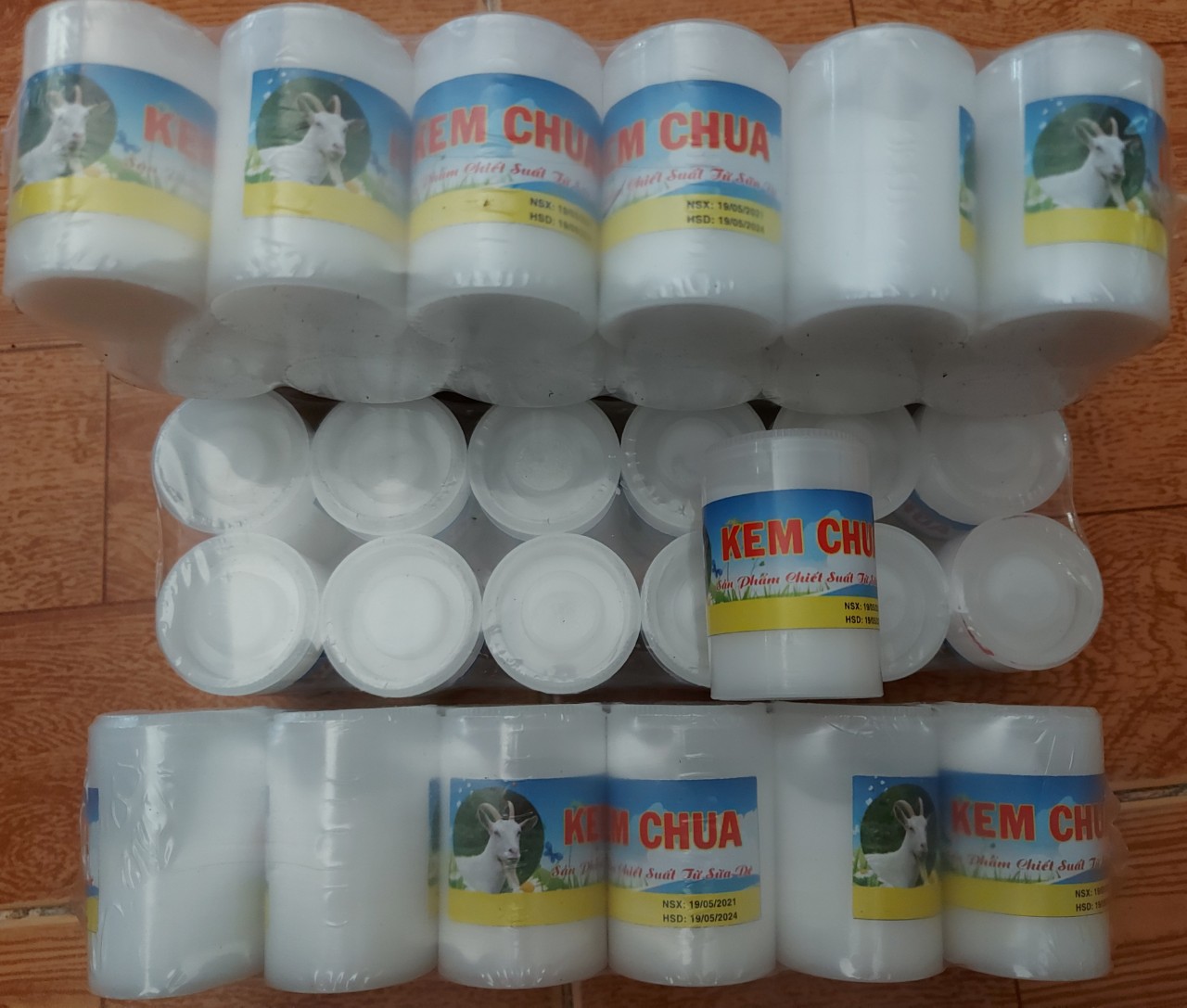 sỉ lố 12 hũ kem chua trắng da