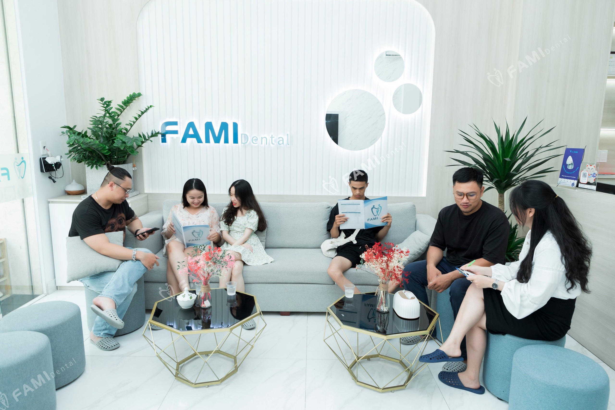 HCM - Voucher cạo vôi răng + đánh bóng răng