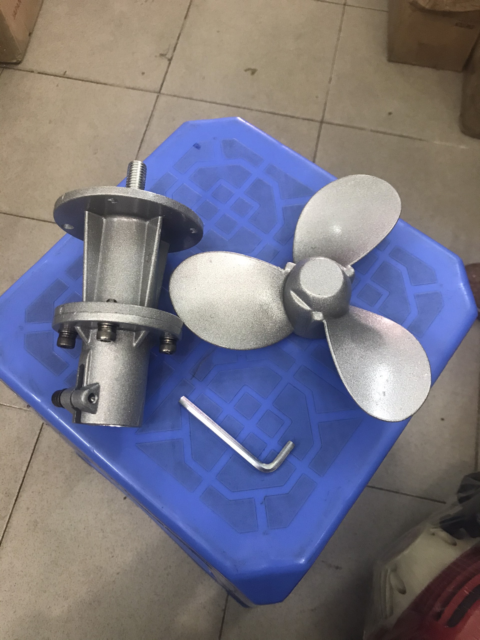 [HCM]Bộ chân vịt chạy xuồng ( ghe) gắn máy cắt cỏ phi 28mm- 9khía