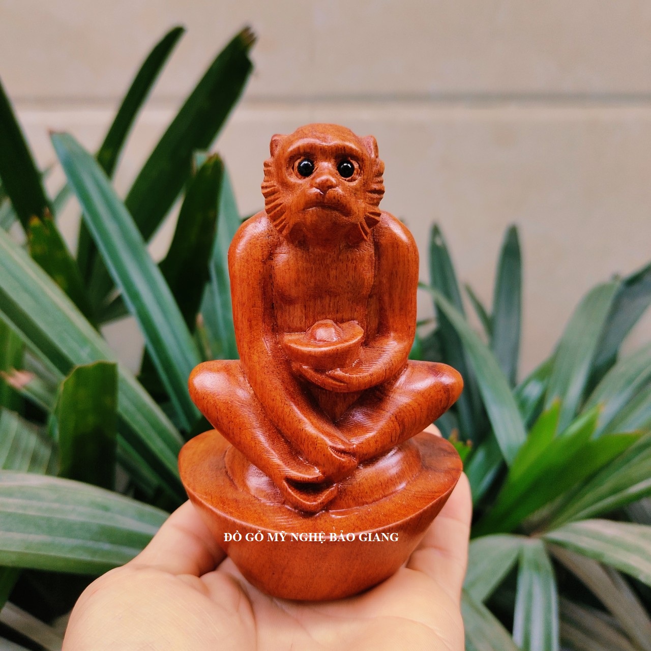 Tượng con khỉ gỗ hương 12 cm