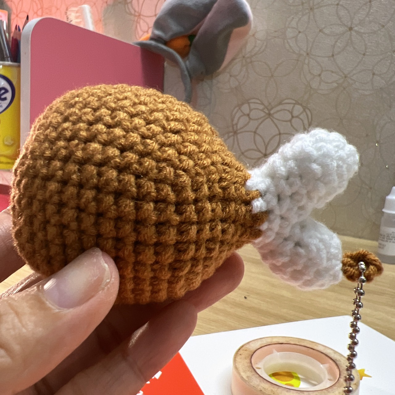 Móc khóa Đùi Gà handmade, đồ chơi bằng len tadaso