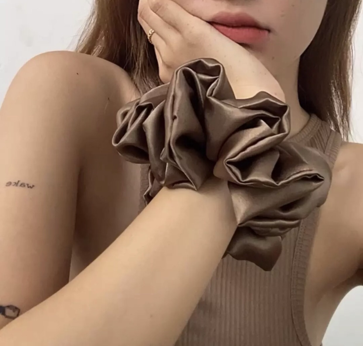 Scrunchies Dây Cột Tóc Lụa Satin.