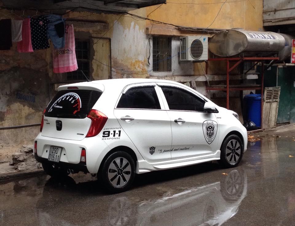 Tem dán sườn xe Ô tô Hatback 00013
