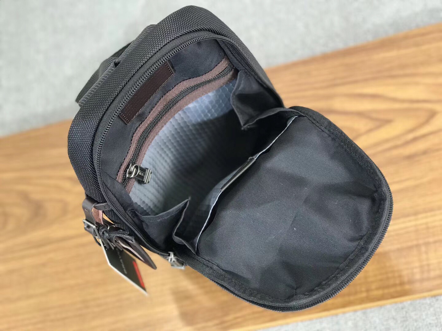 Túi đeo chéo nam