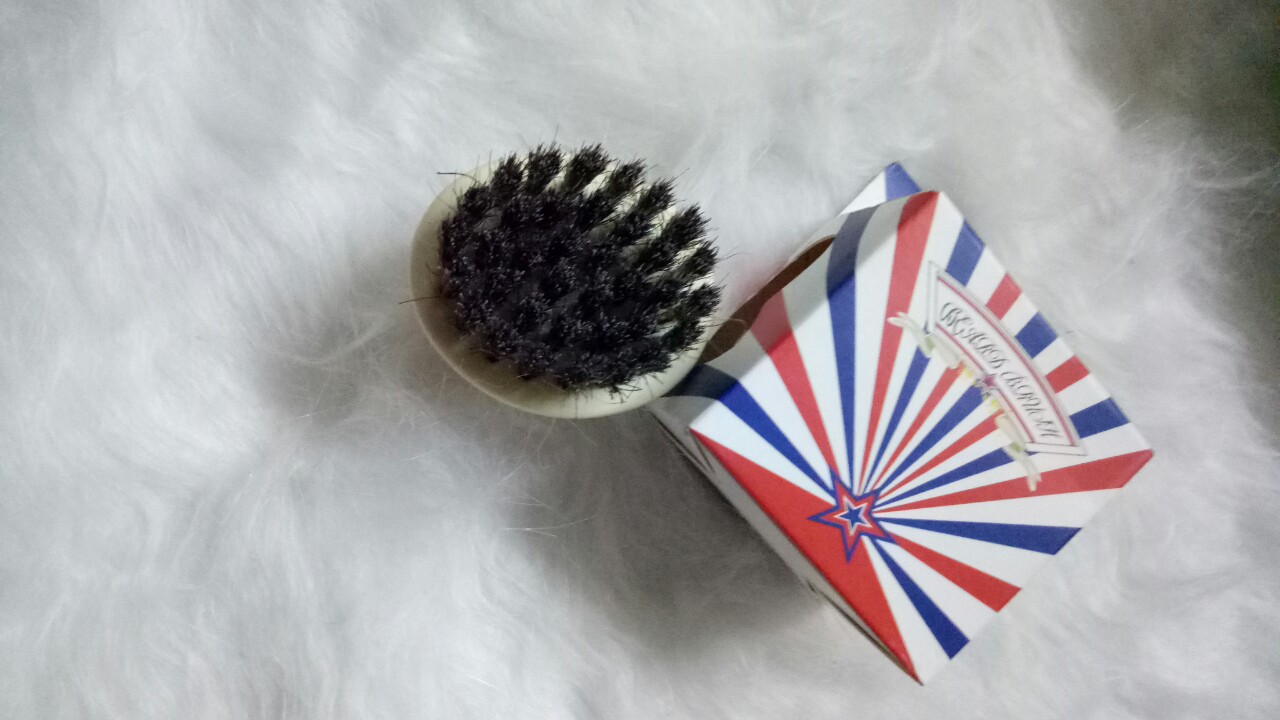 Cọ phủi tóc xỏ ngón barber