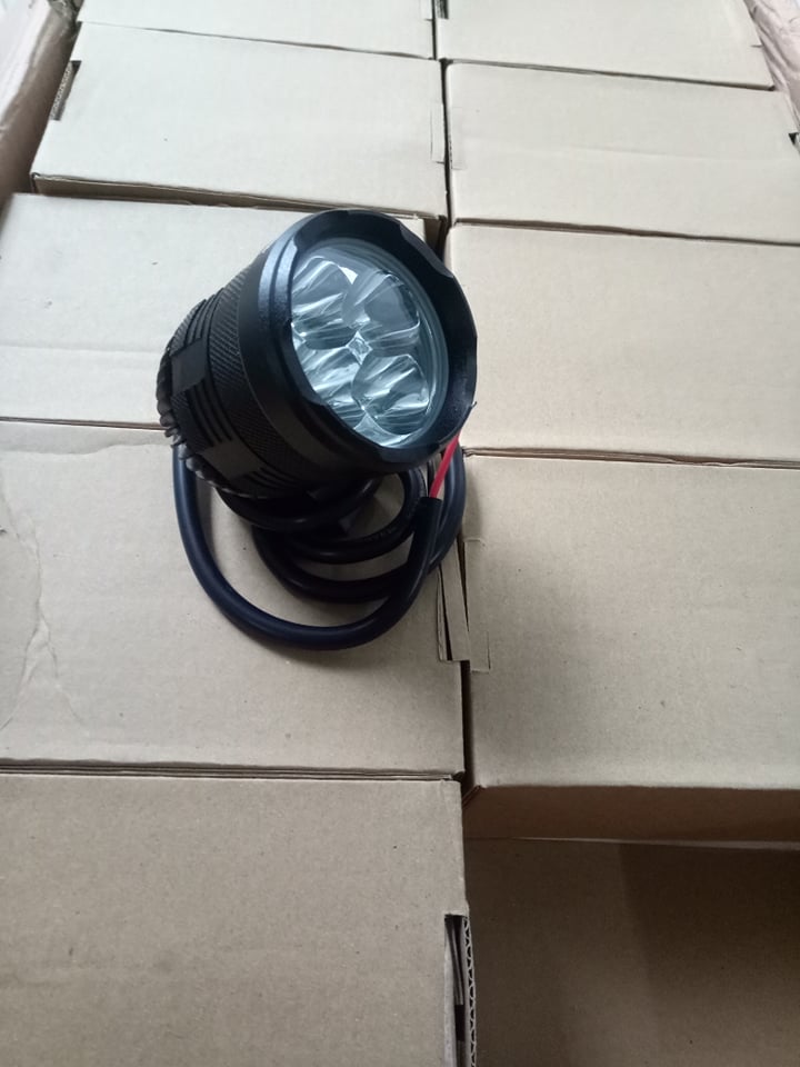 ĐÈN TRỢ SÁNG L4 TUN.ZẮC CẮM,40W.