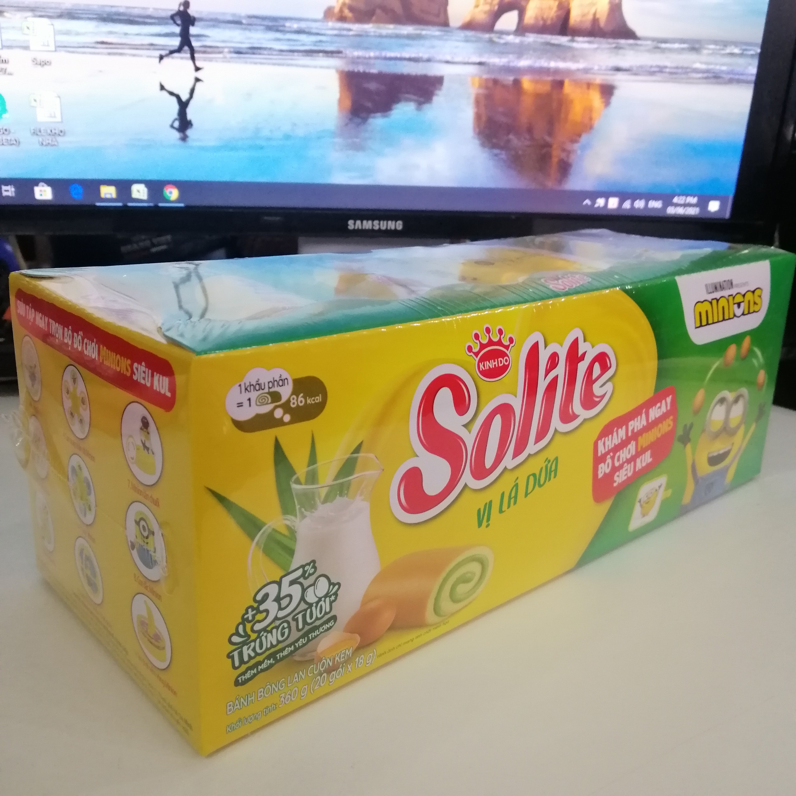 Bánh Bông Lan Cuộn Kem Solite Vị Lá Dứa (Hộp 18 gói)