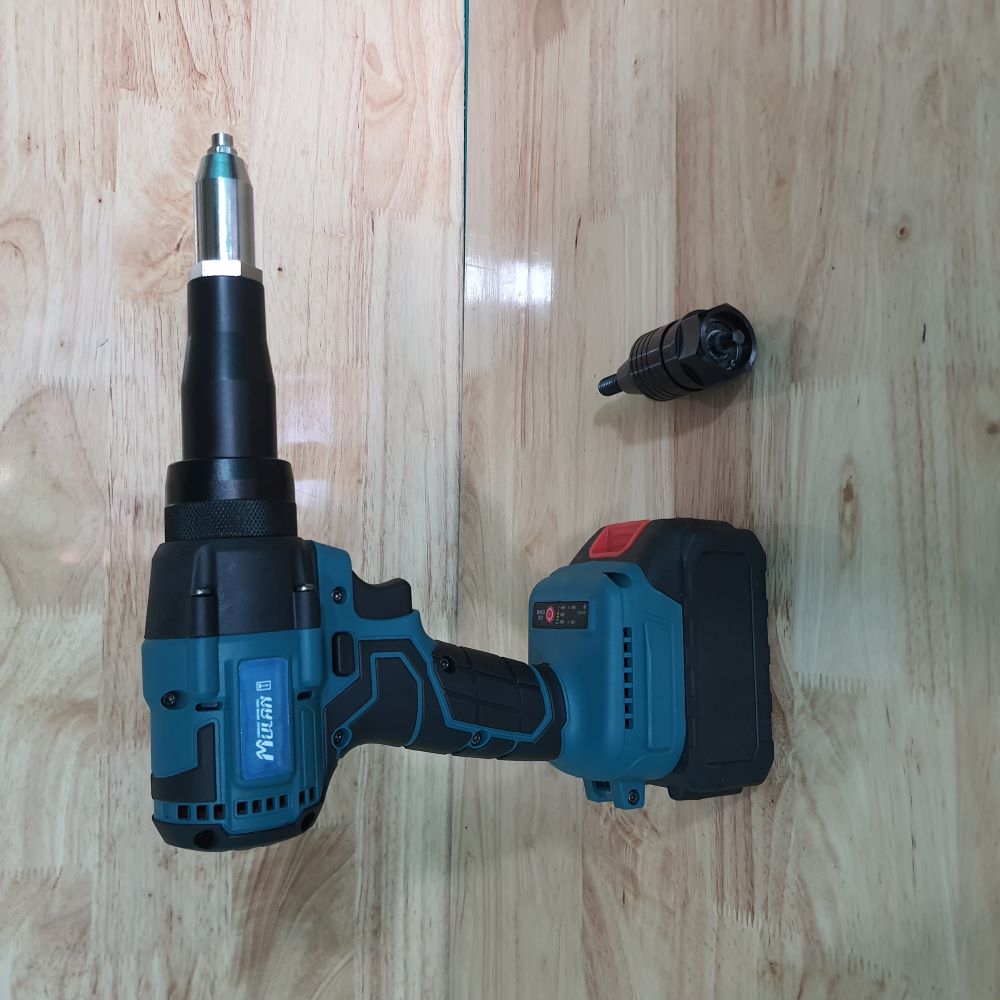 Máy rút đinh tán rive sử dụng chân pin phổ thông