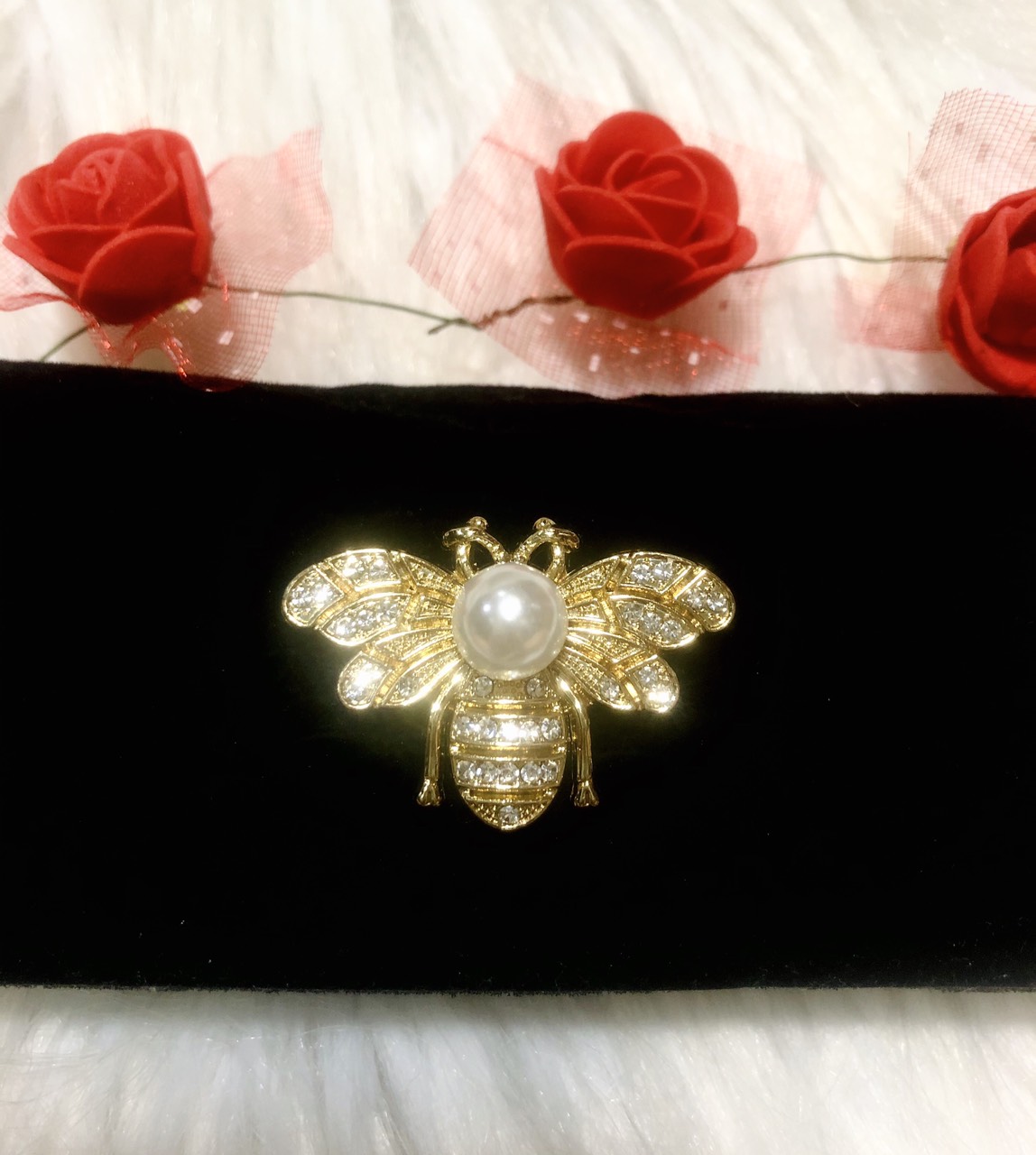 Ốp lưng Cài áo con ong