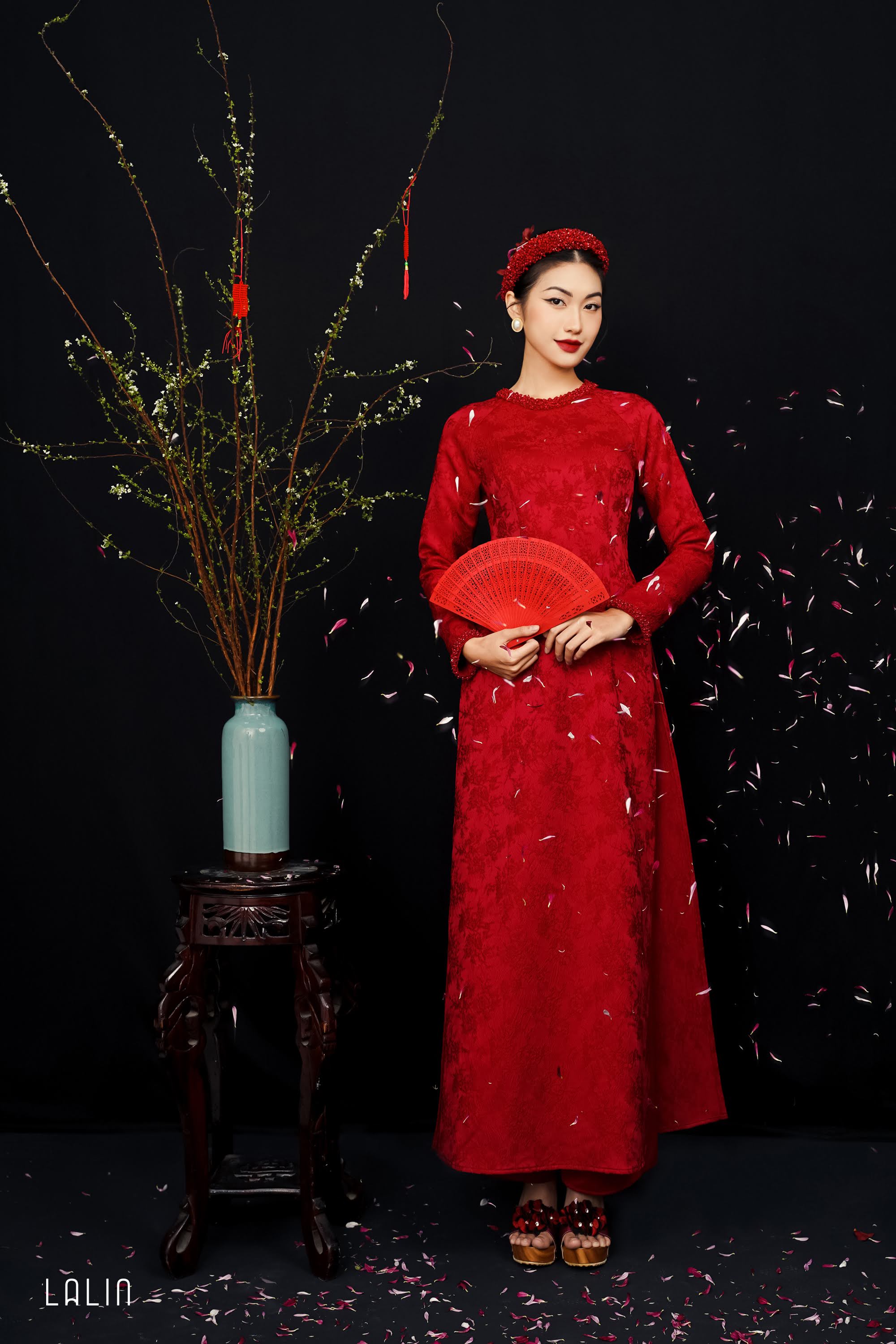 Áo dài truyền thống Lalin áo dài gấm đính kết thủ công Châu Yến