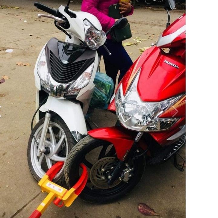 Khóa bánh xe ô tô